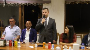 Kaymakam Demirer onuruna veda yemeği