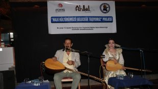 Ahlat'ta aşıklar gecesi düzenlendi