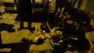 Malatya'da alkollü sürücü kaldırımda yürüyenlerin arasına daldı: 5 yaralı
