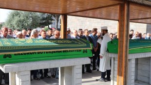 Vefat eden eski milli boksör Cazim Vuraler'in cenazesi Erzurum'da toprağa verildi