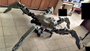 Hakkari Üniversitesi araştırma görevlisi 'mini ekskavatör robotu' geliştirdi