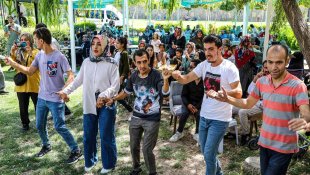 Van Büyükşehir Belediyesi zihinsel engelli ve ailelerini ağırladı