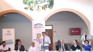 Başkan Gürkan muhtarlara yapılan hizmetleri anlattı