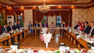 Kaymakamlara duygulu veda