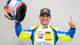 Red Bull sporcusu Ayhancan Güven ADAC GT Masters serisinde ilk galibiyetini aldı