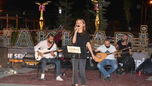 Hakkari'deki etkinliklere Aleyna damgasını vurdu