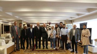 Afganlı ailelerden Başkan Sekmen'e teşekkür ziyareti