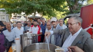 Faik Erdoğan Vakfı'ndan 3 günde 5 bin kişiye aşure ikramı