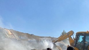 Özalp'te 2 bin bağ ot yandı