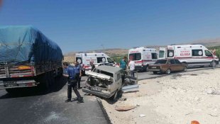 Malatya'da iki otomobil çarpıştı: 12 yaralı