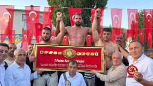 Bölükbaşı, Pasinler'de baş pehlivan oldu