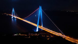 Yavuz Sultan Selim Köprüsü, İTÜ renklerine boyandı