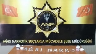 Ağrı'da sırt çantasında sentetik ecza ele geçirilen İranlı yolcu tutuklandı