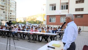 Güder: "Değerlerimize sahip çıkan gençler yetiştirmeliyiz"