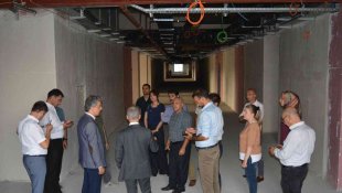 Sağlık Müdürü Tekin, yapımı devam eden hastanede incelemelerde bulundu