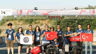 Aura 22 formula aracı İtalya'da Sahne aldı