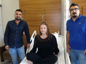 Amerikalı hemşire Van'a geldi, devlet hastanesinde estetik operasyonu yaptırdı