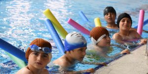 Aziziye'de çocuklar için yüzme kursları başlıyor