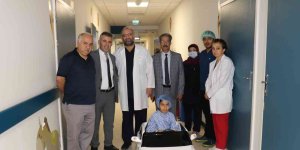 Çocuklar ameliyata akülü araba ile gidiyor