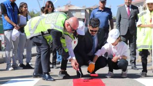 Çukurca'da 'Yayalara öncelik, hayata saygı duruşu' etkinliği düzenlendi