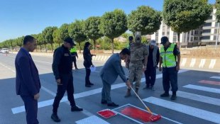 Güroymak'ta 'Yayalara öncelik, hayata saygı duruşu' etkinliği düzenlendi