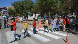 Palu'da yayalara öncelik, hayata saygı duruşu etkinliği