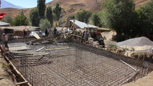 Hakkari'de hayırseverlerin desteğiyle yapılacak caminin temeli atıldı