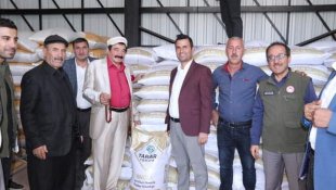 Güroymak'ta güzlük buğday tohumu dağıtıldı