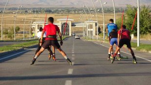 Kayaklı Koşu Milli Takımı, dünya ve Avrupa şampiyonalarına Muş'ta hazırlanıyor