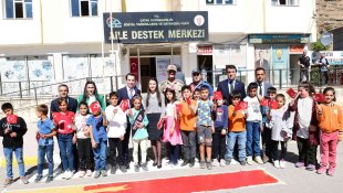 Çatak'ta 'Yayalara öncelik duruşu, hayata saygı duruşu' etkinliği