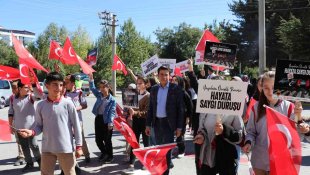 Ahlat'ta 'Yayalara öncelik duruşu, hayata saygı duruşu' etkinliği