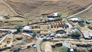 Göle depremi sonra yıkımın en fazla yaşandığı Çullu köyü drone ile görüntülendi