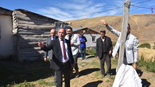 Ardahan Valisi Öner, depremden etkilenen köylerde inceleme yaptı: