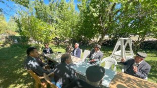 Kaymakam köy köy dolaşıyor