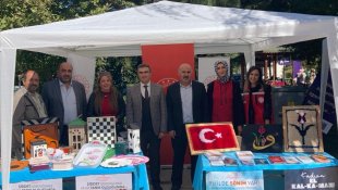 Atatürk Üniversitesi öğrencilerine sosyal hizmet farkındalığı standı