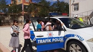 Baskil'de ilkokul öğrencilerine uygulamalı trafik eğitimi verildi
