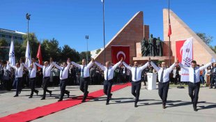 Atatürk Üniversitesi 65'nci akademik yılı düzenlenen çeşitli etkinliklerle açıldı
