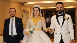 Gelin ve damada 4 milyon TL'lik takı takıldı