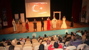 Bitlis'te Selçuklu ve Osmanlı kıyafetleri defilesi