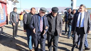 Başkan Demir'den hayvan pazarına ziyaret