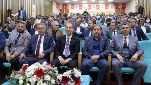 Yeniden Refah Partisi Genel Başkanı Erbakan, Ağrı'da partisinin il kongresinde konuştu: