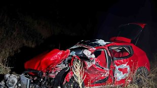 Kars'ta tırla otomobil çarpıştı: 4 ölü