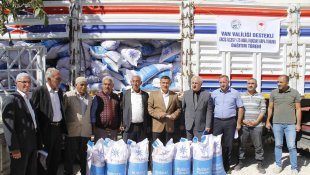 Erciş'te çiftçilere yüzde 75 hibeli buğday arpa tohumu desteği yapıldı