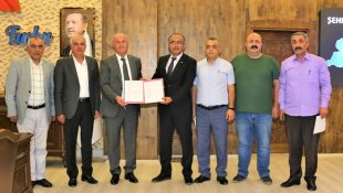 Başkan Akman işçinin yüzünü güldürdü