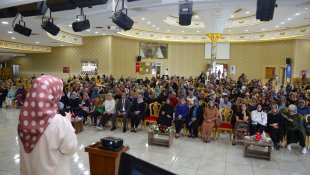 Tuşba'da kadınlara yönelik seminer