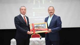 Ağrı'da lise öğrencilerine yönelik "Fuat Sezgin ve İslam Bilimler Tarihi" adlı konferans verildi