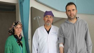 Çift taraflı glomus tümörü hastaları aynı gün gerçekleştirilen başarılı ameliyatla sağlığına kavuştu