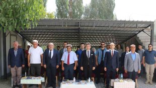 Hizan'da arı kovanı dağıtımı gerçekleştirildi