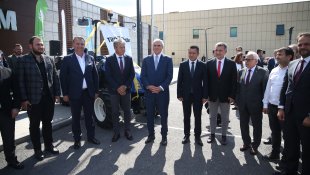 TürkTraktör'den Sakarya Büyükşehir Belediyesi'ne araç desteği