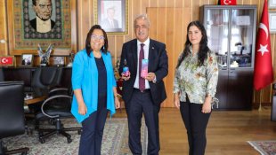 ATATBAM Danışmanlığında üretilen ilk ürün: Iğdır'a özgü kızıl gül suyu